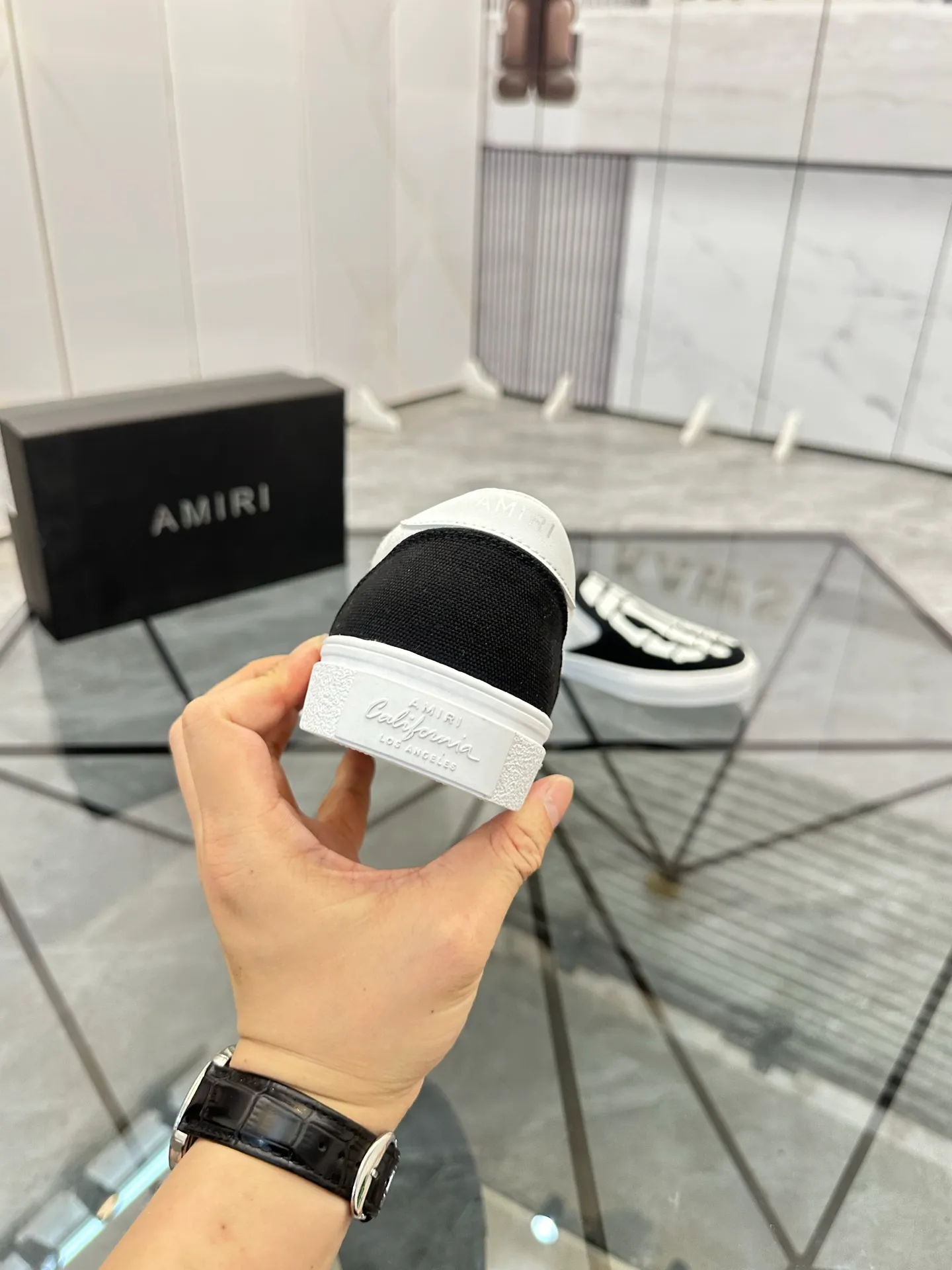 Men's shoes for sale 💰: 💰P420¥ Product trademark: AMIRI*「EMIR*] slip-on Regular size: 38-44 (can be customized to 37.45.46) Product materials: Upper imported original fabric spliced ​​cowhide, breathable lining, original outsole. No.: 1023